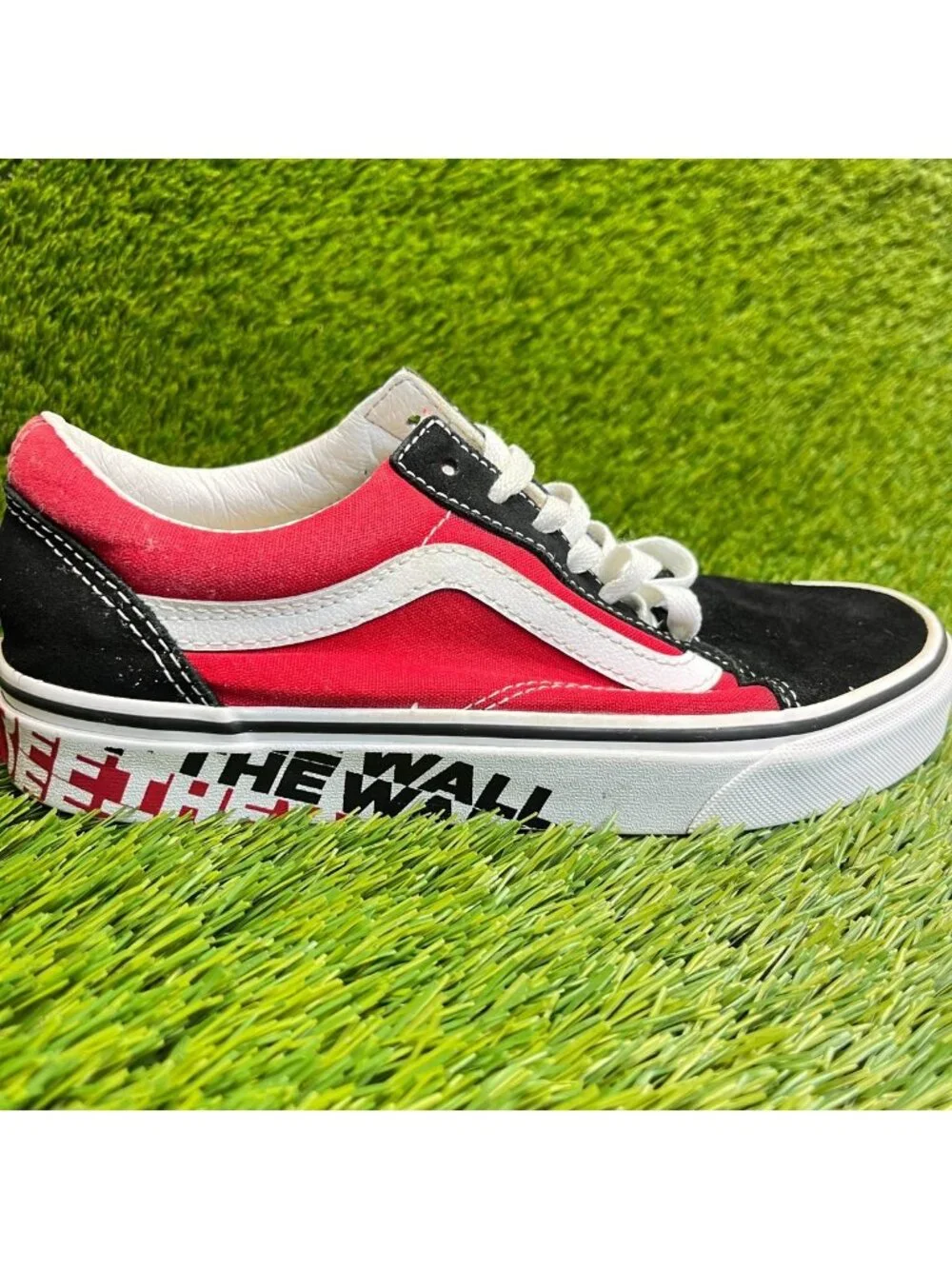 Vans Old Skool Womens Size 7 Black Red White Athletic Skateboard Shoes Sneakers